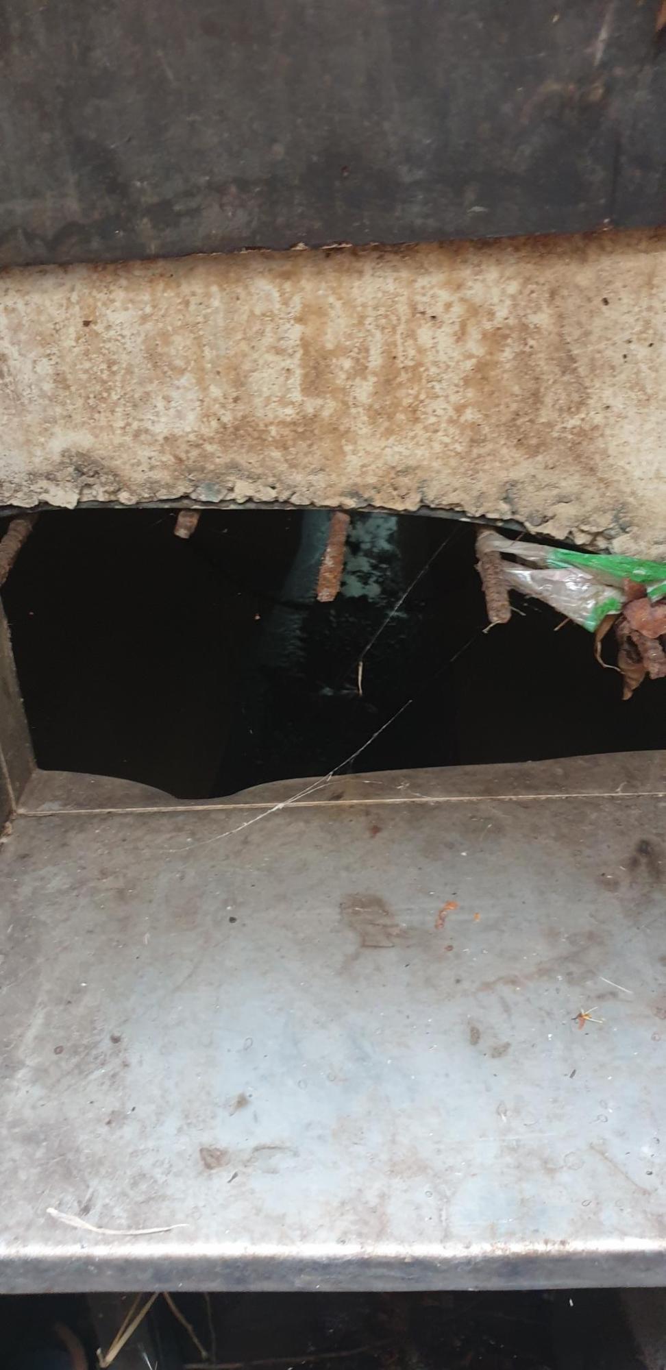 Blocked outlet and debris in the GPT internals
