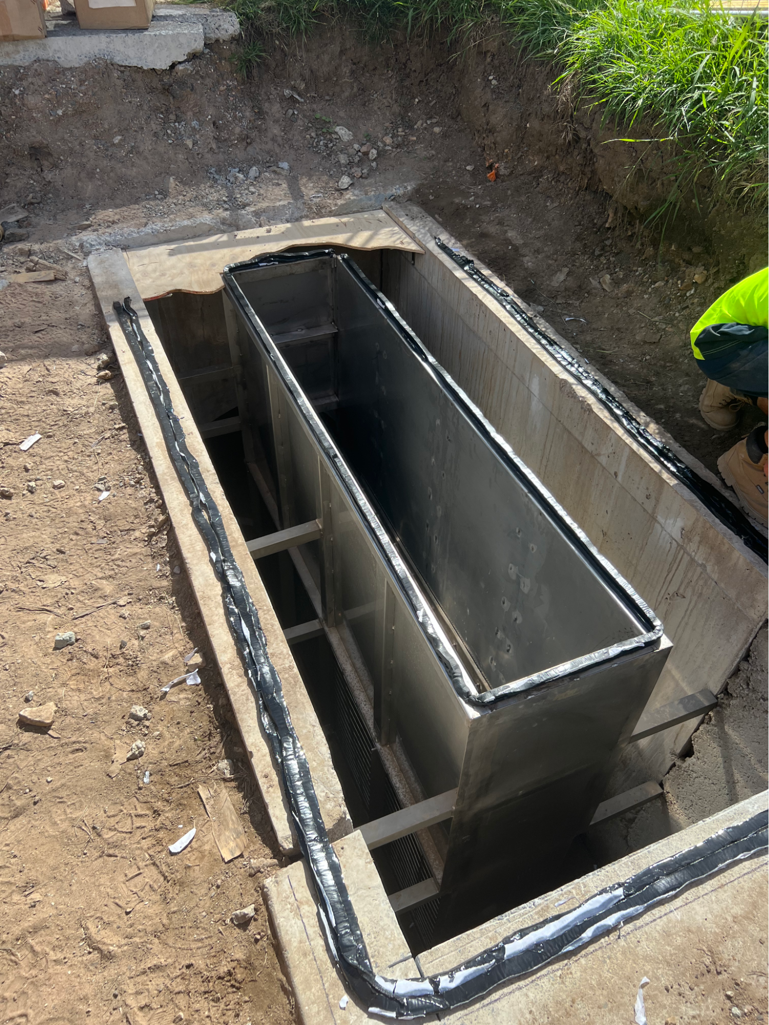 New screen basket installed and sealed into the chamber